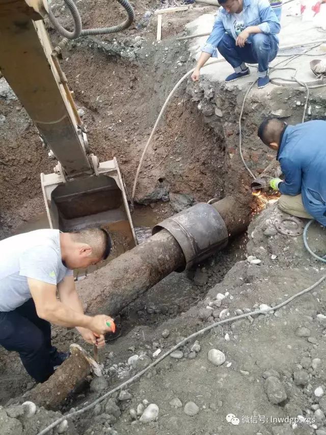 旧北峪河桥西供水管网抢修