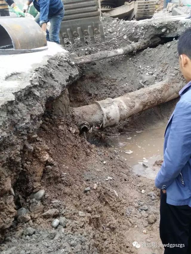 旧北峪河桥西供水管网抢修