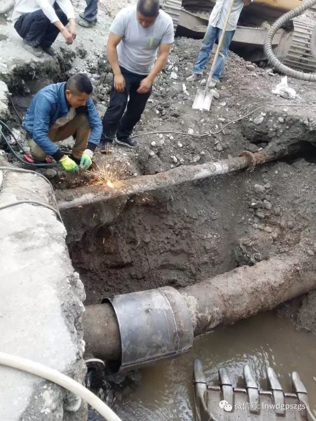 旧北峪河桥西供水管网抢修