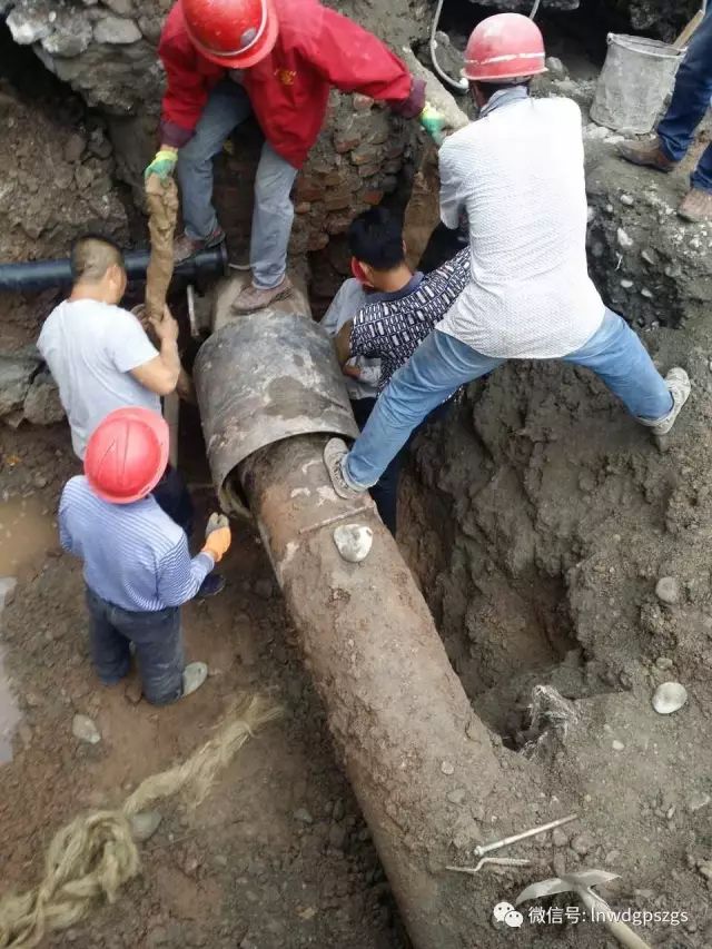 旧北峪河桥西供水管网抢修