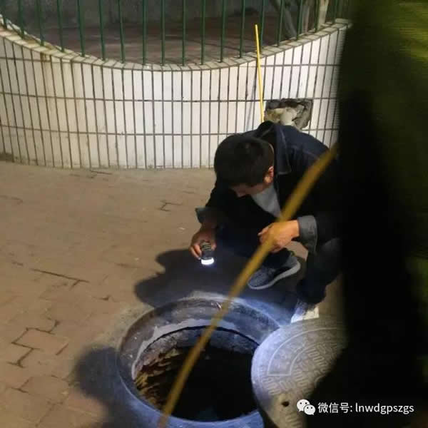 武都区供排水总公司开展城区供水管网测漏排查工作