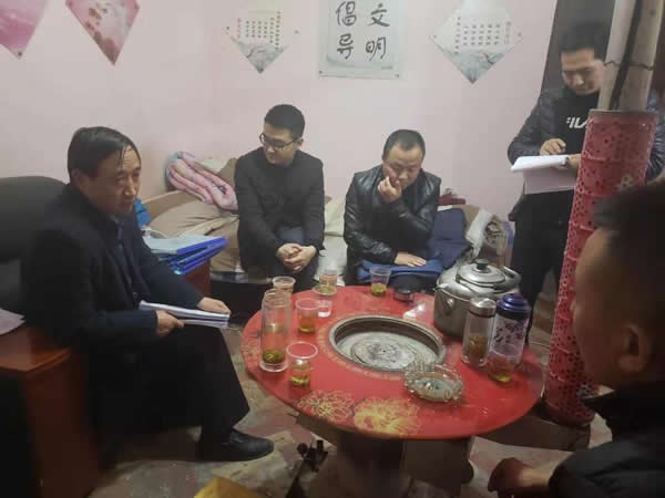 区供排水总公司驻鱼龙镇王家沟村帮扶队员继续走访贫困户
